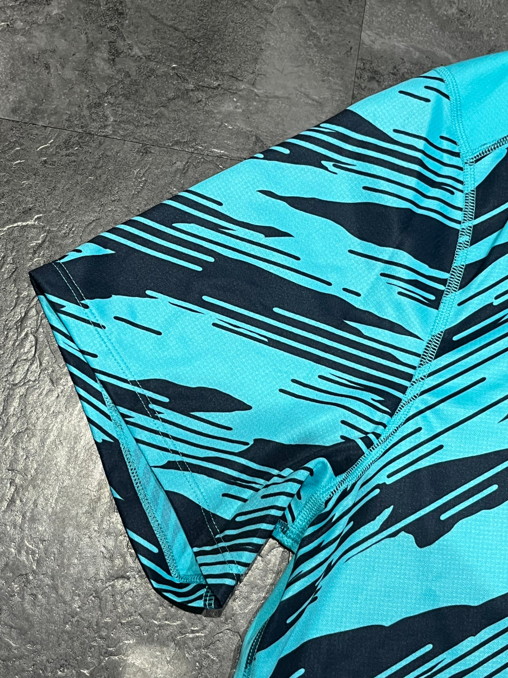 Aqua & Black Camo Asics Men’s Core Running T Shirt