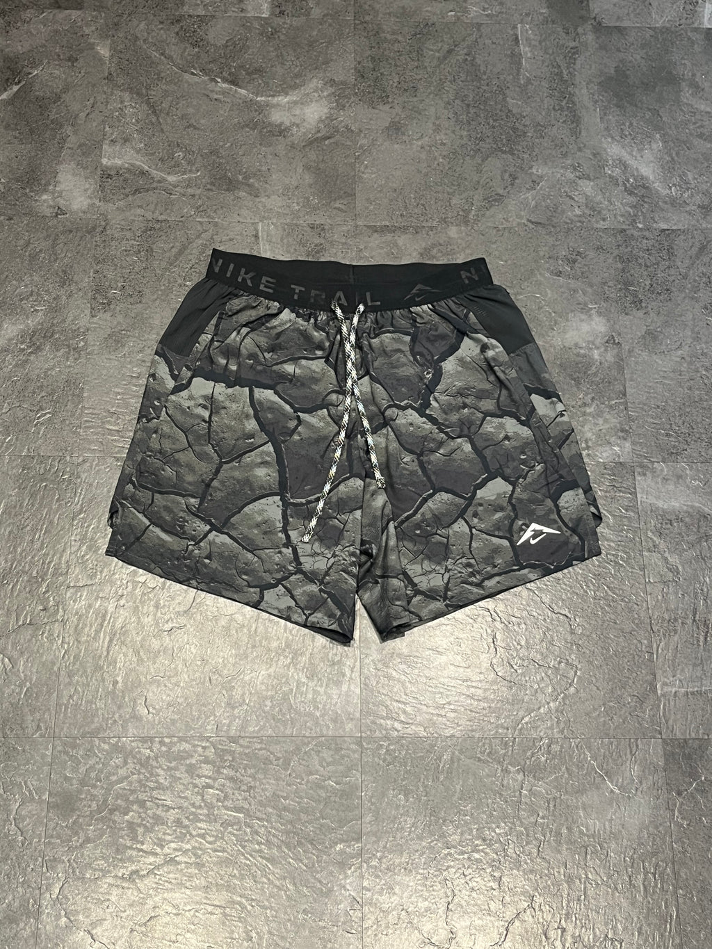 Black/Grey Nike Men’s Dri Fit Trail 7” Brief Lined Running Shorts