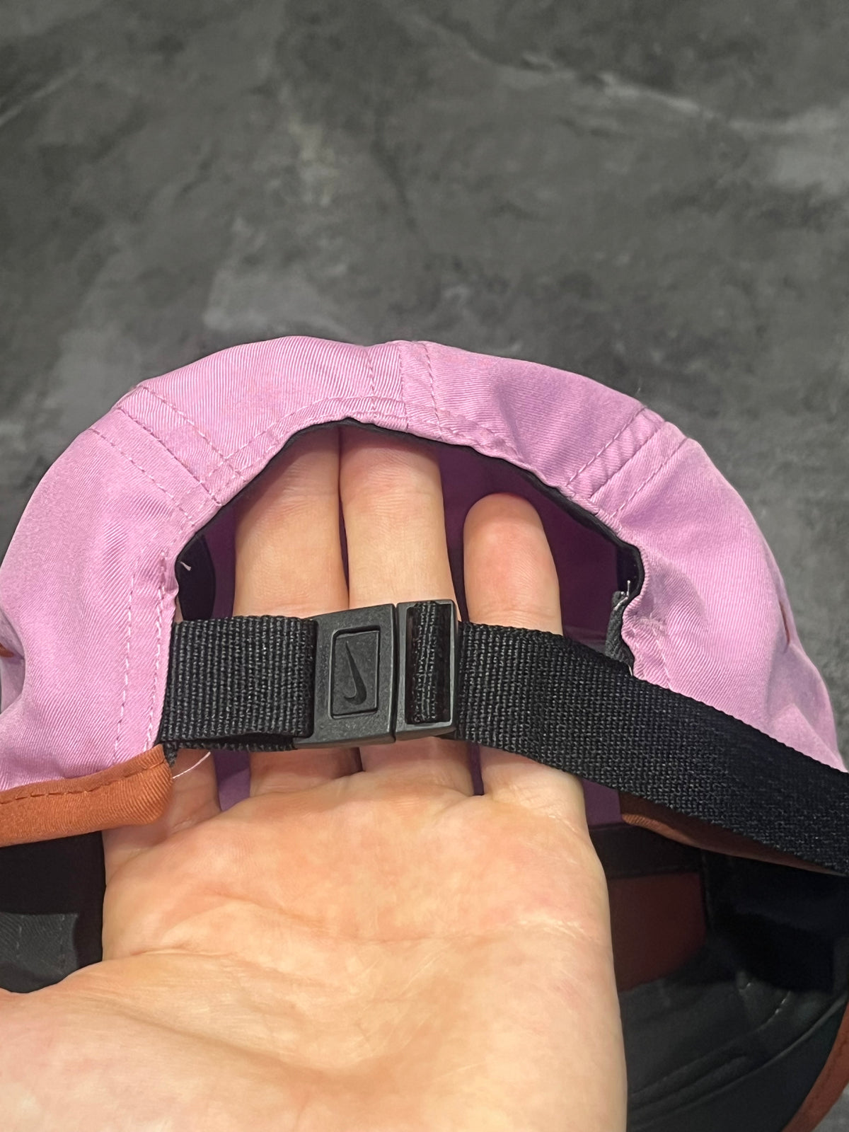 Light Magenta / Dusty Peach Nike Fly Unstructured Running Cap - Unisex