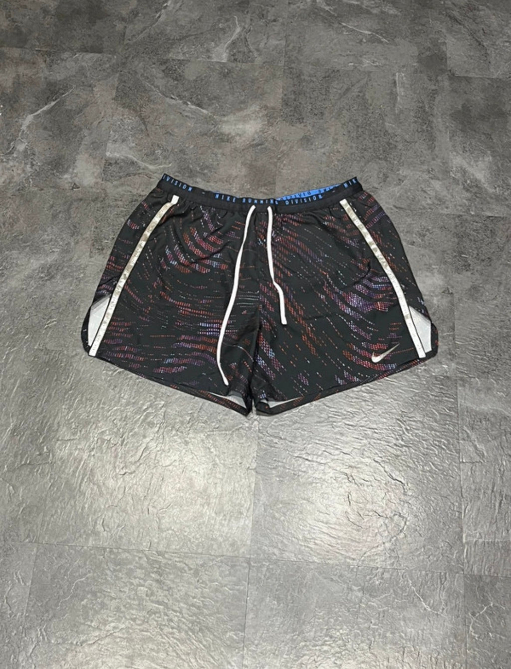 Graphic Nike Men’s Dri Fit Running Division 5” Shorts