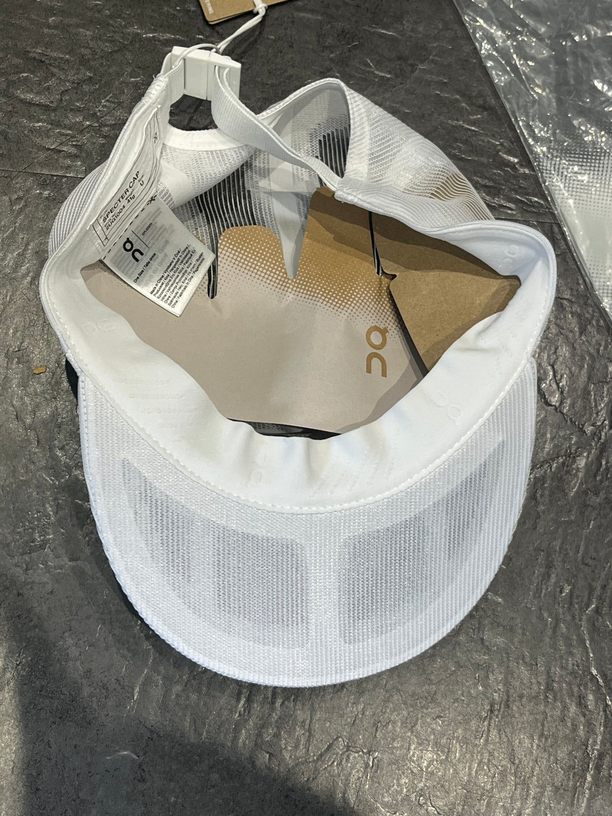 White On Running Spectre Cap - Unisex