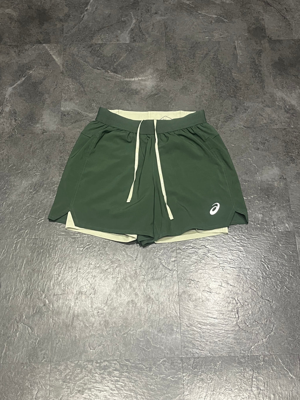 Green & Beige Asics Men’s Road 2in1 5” Running Shorts