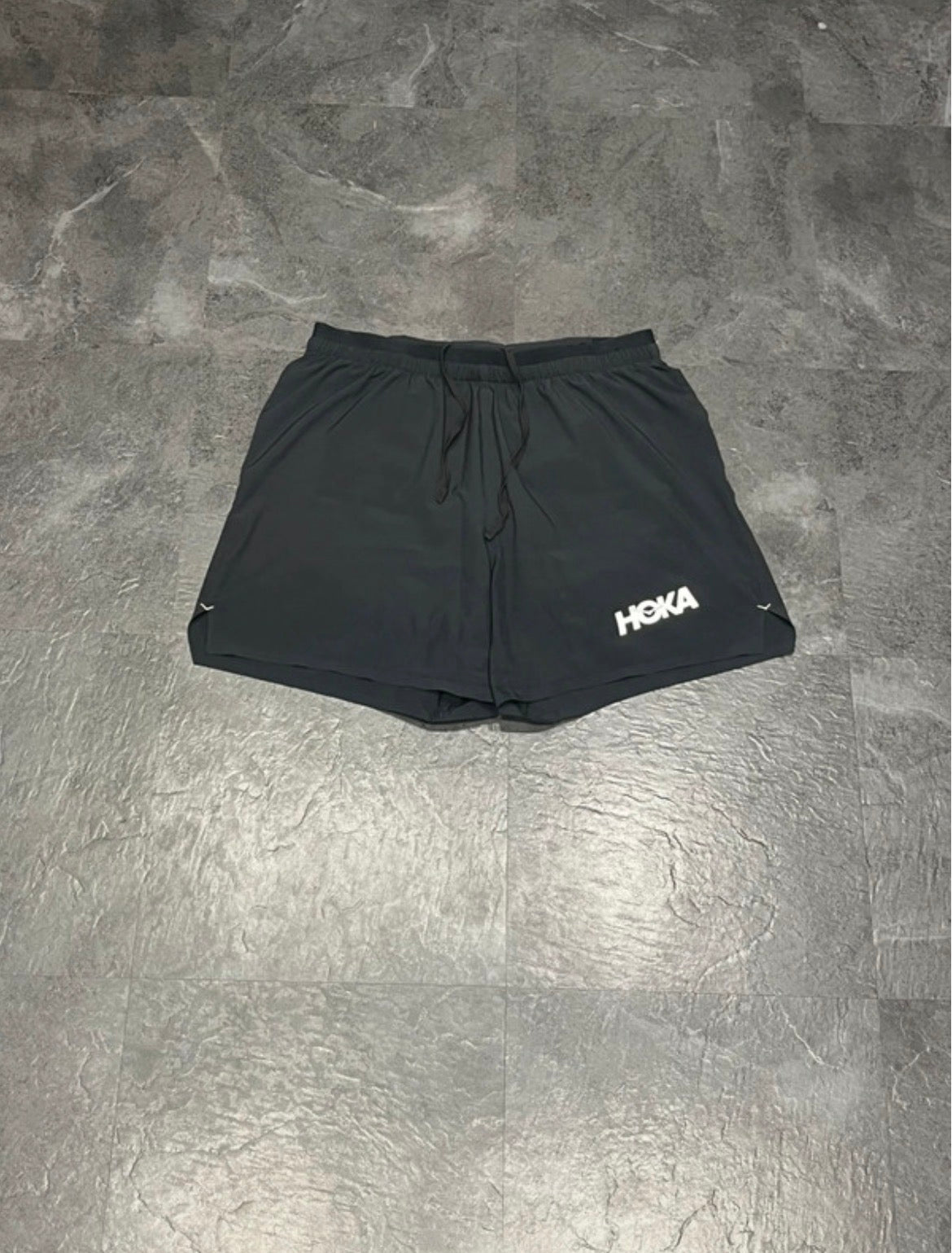 Black Hoka Men’s Glide 7” Running Shorts