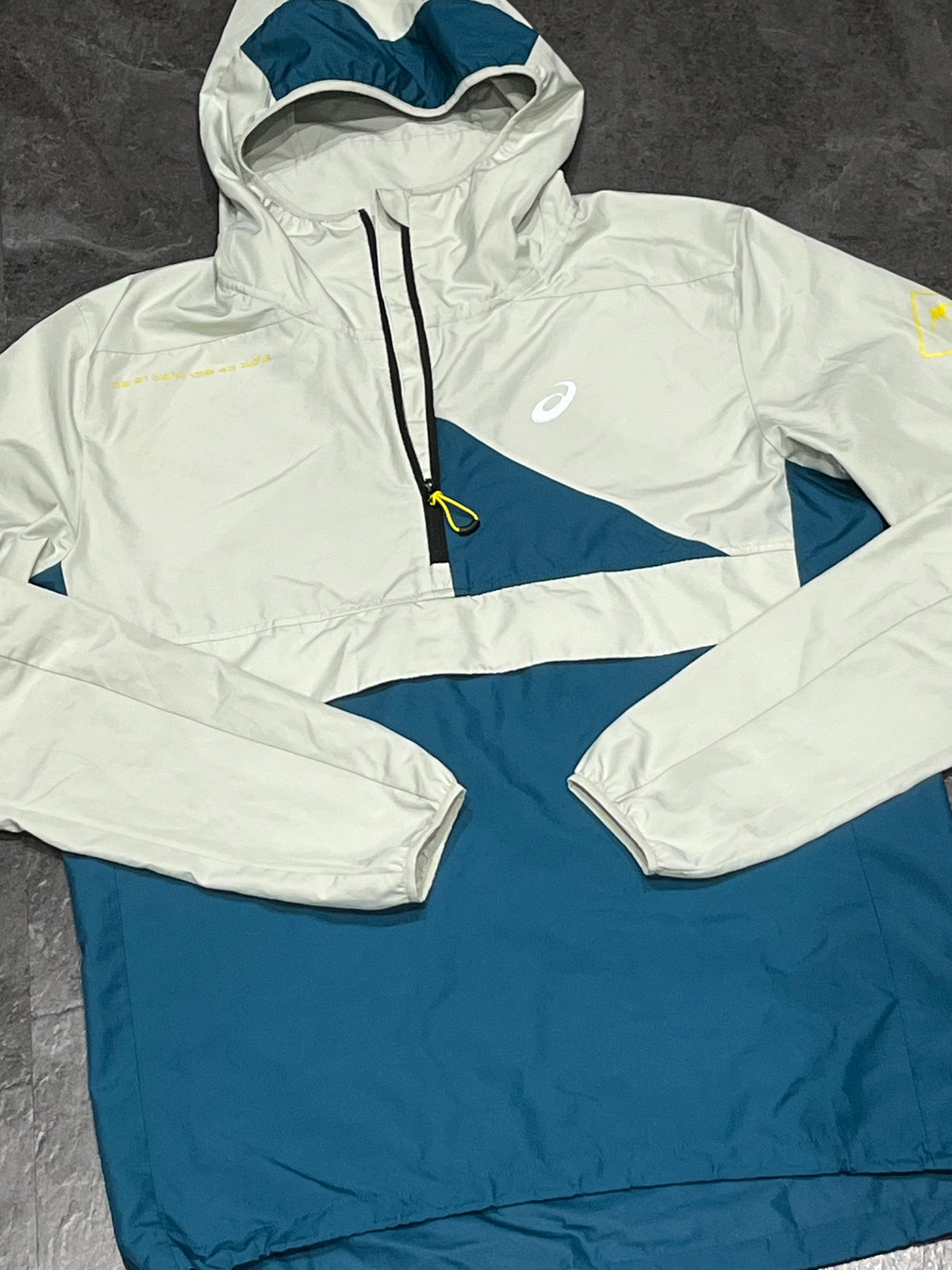 Asics Men’s Fujitrail Anorak Lightweight Running Jacket