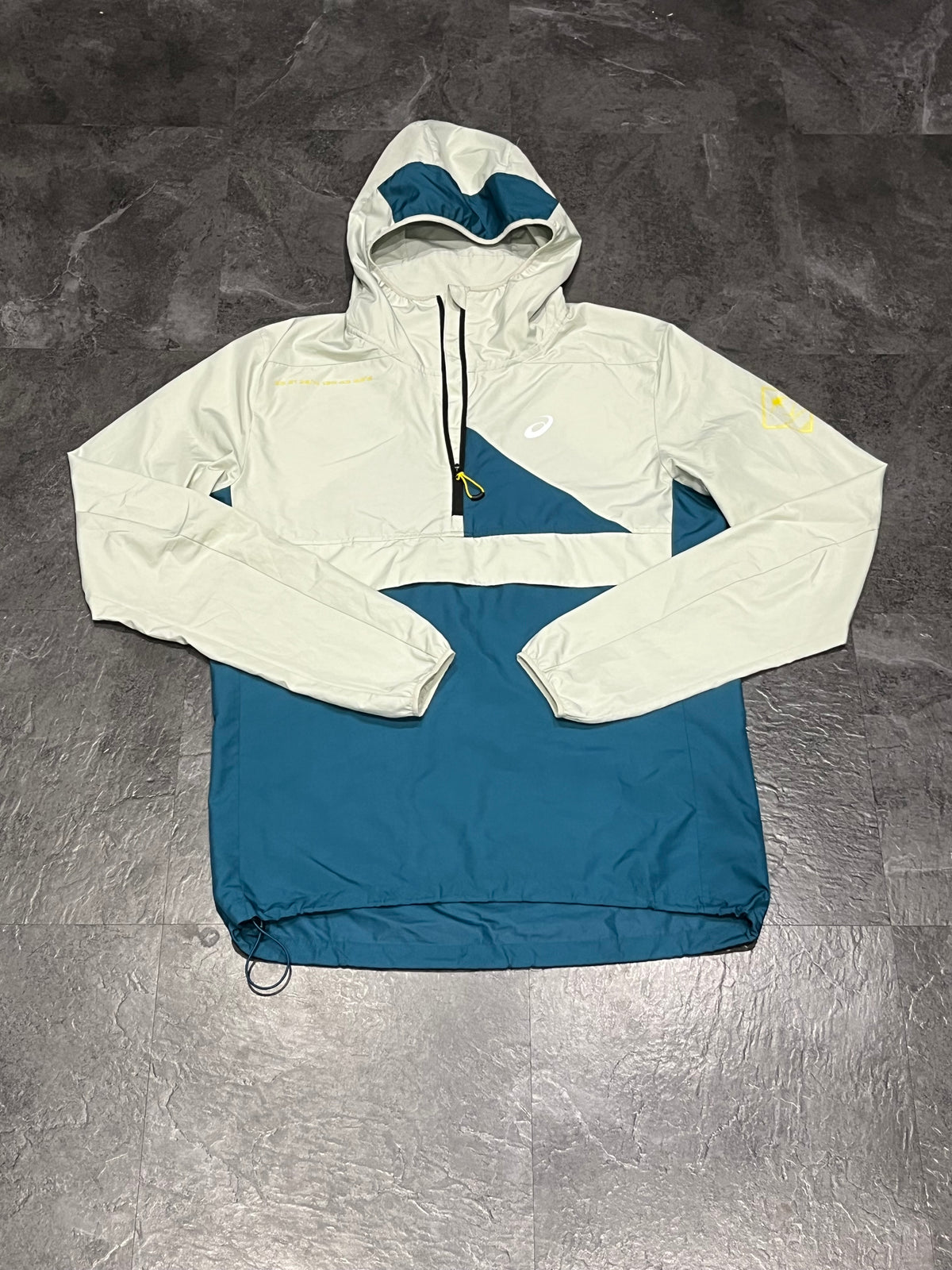 Asics Men’s Fujitrail Anorak Lightweight Running Jacket