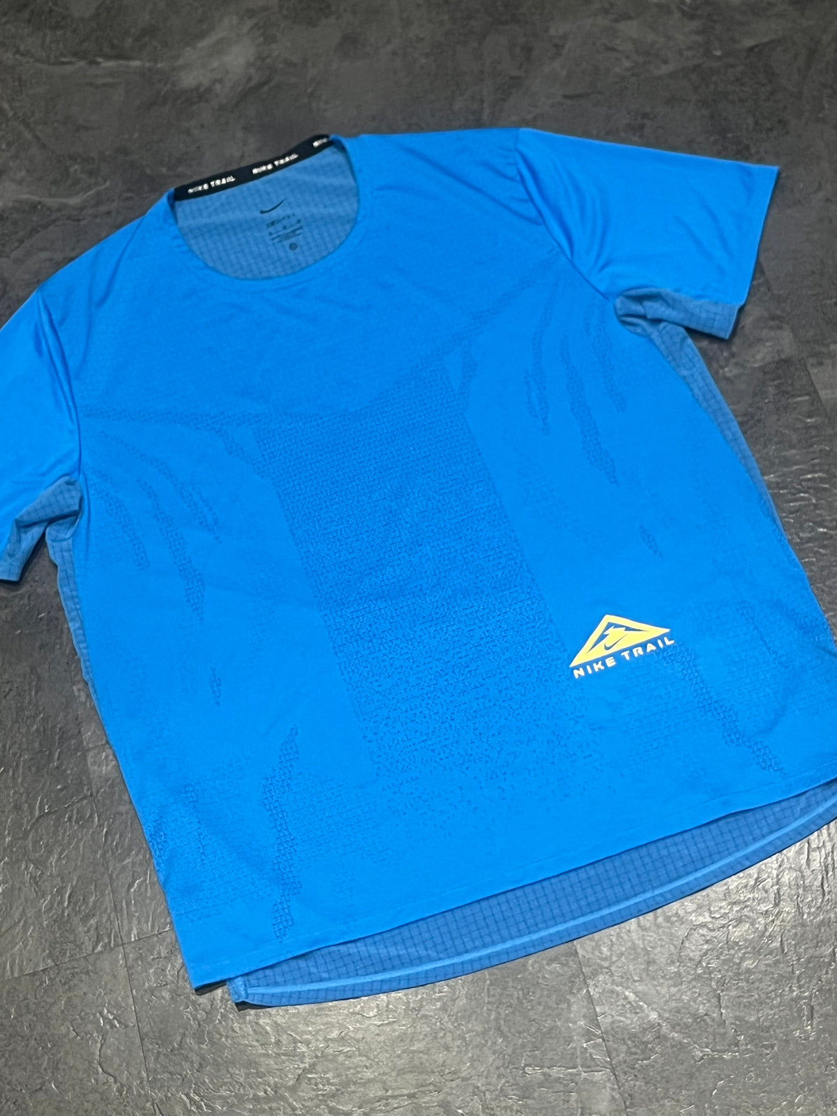 Blue/Yellow Nike Men’s Dri Fit Rise 365 Trail Running T Shirt