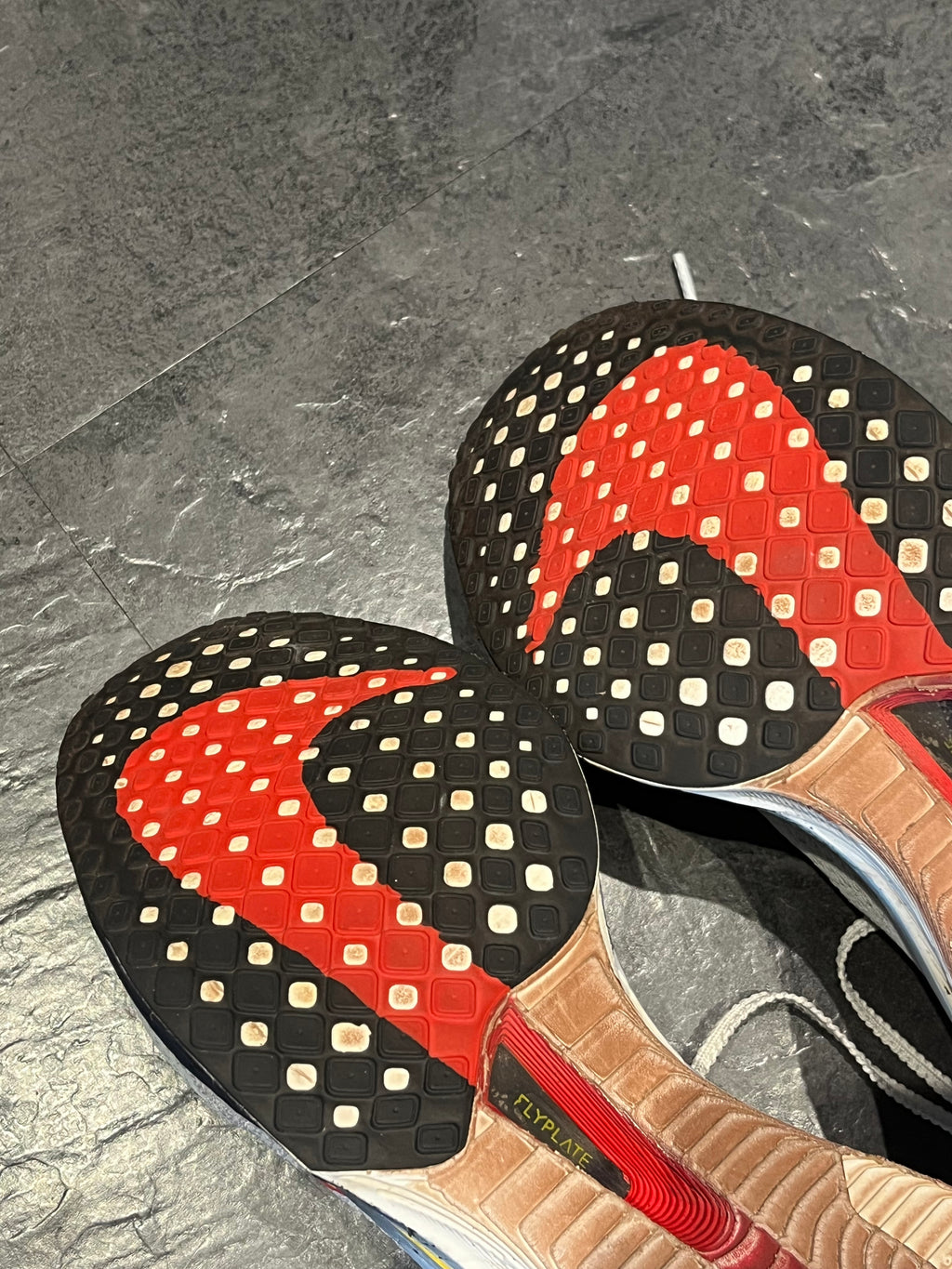 Nike Vaporfly 3 - Size 8.5