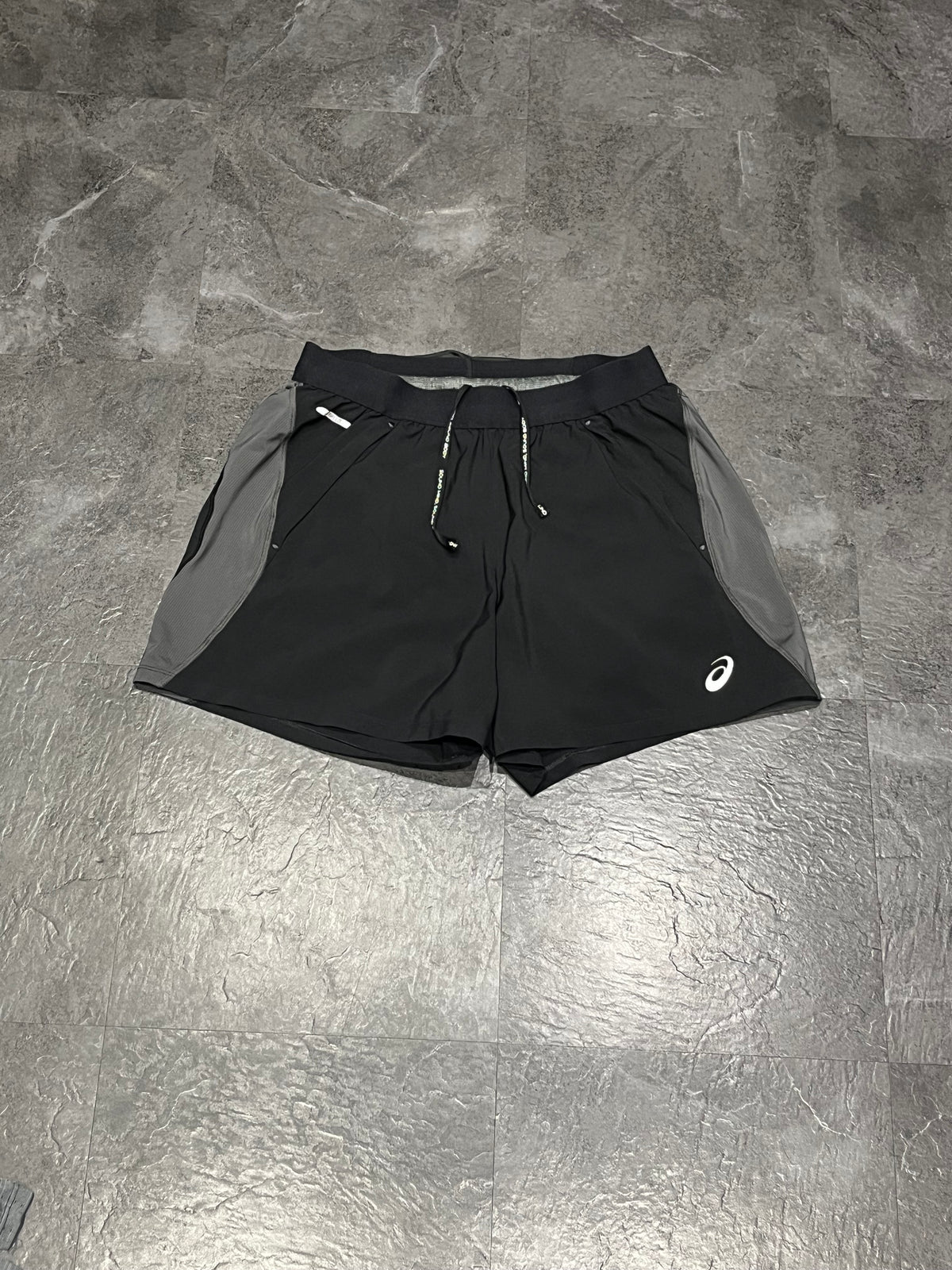 Black/Grey Asics Men’s Actibreeze 5” Brief Lined Road Running Shorts