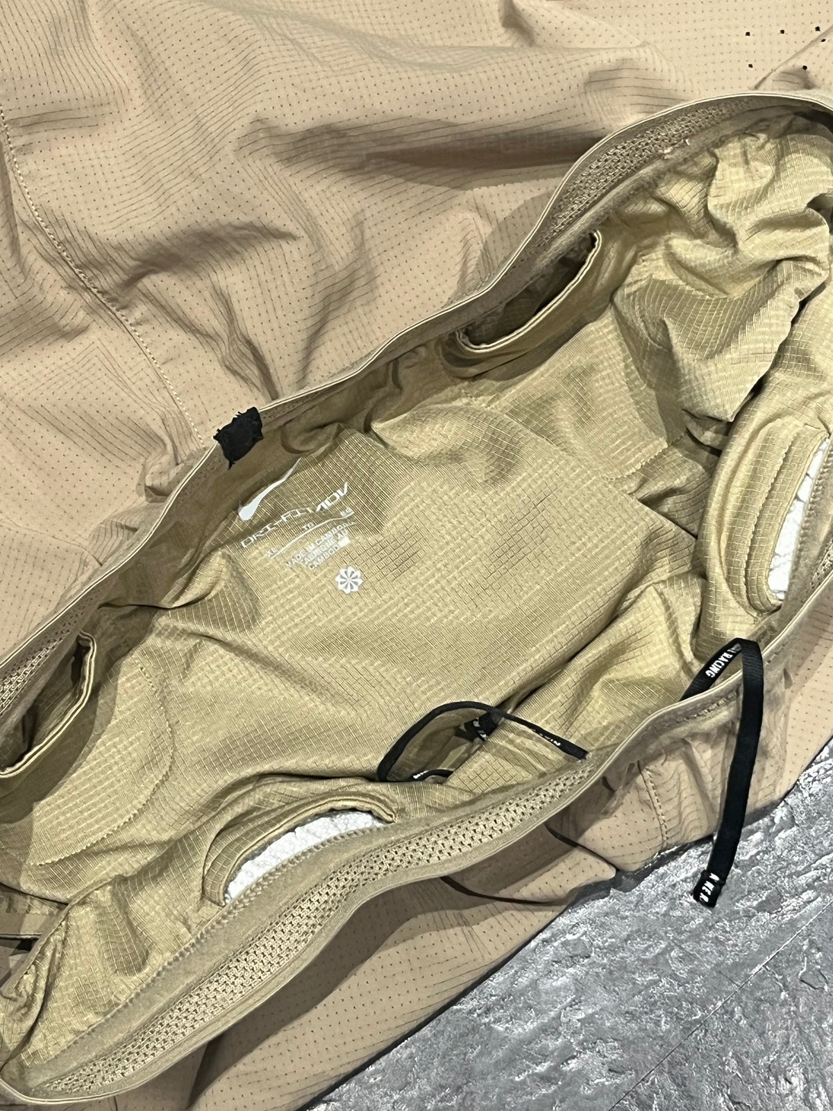 Desert Tan Nike Men’s Dri Fit ADV Aeroswift 2” Racing Split Shorts