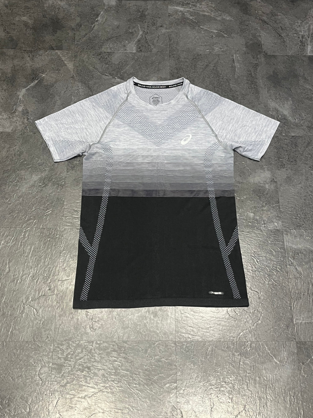 Grey & Black ASICS Men’s Seamless SS T Shirt