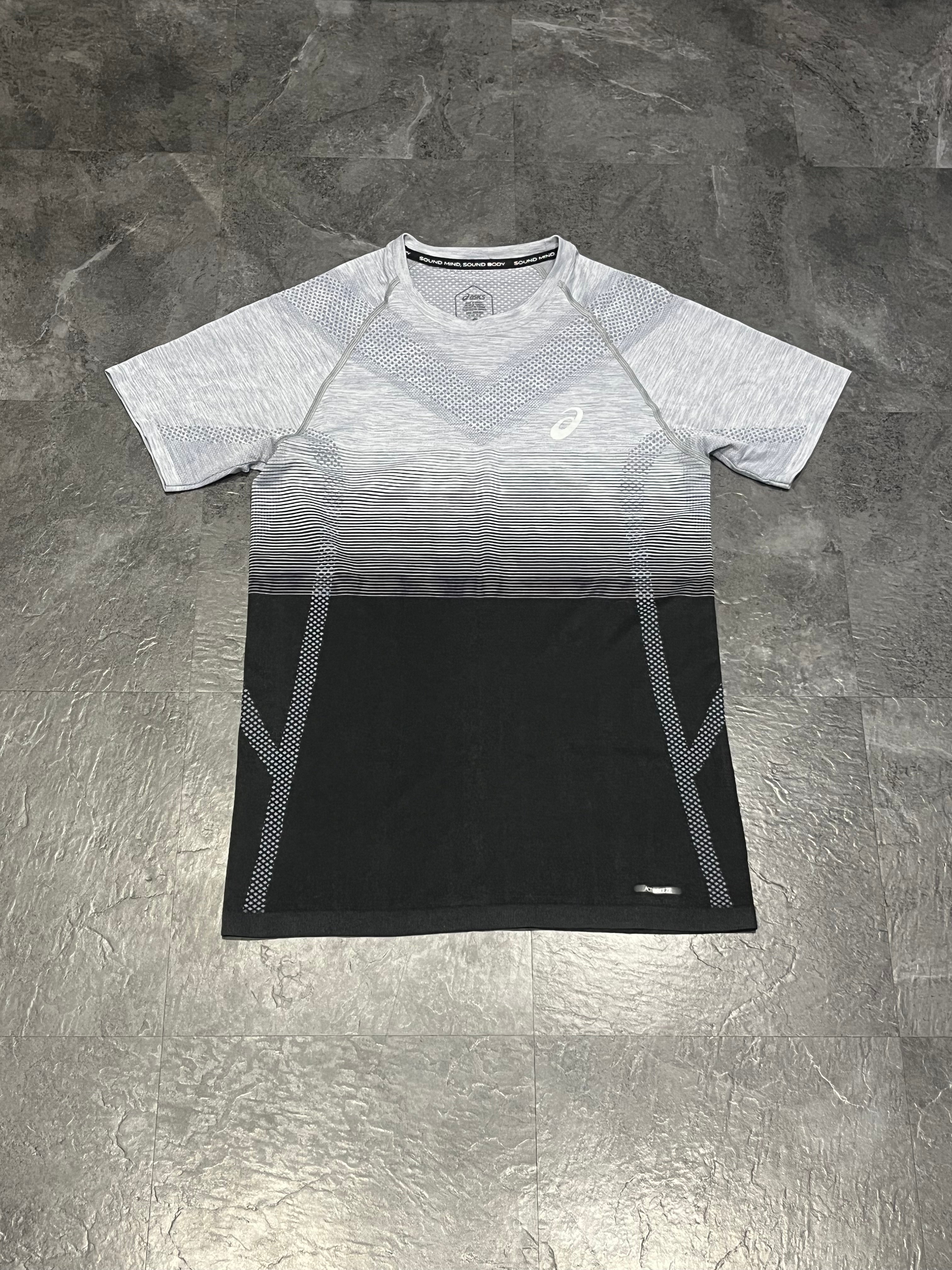 Grey & Black ASICS Men’s Seamless SS T Shirt