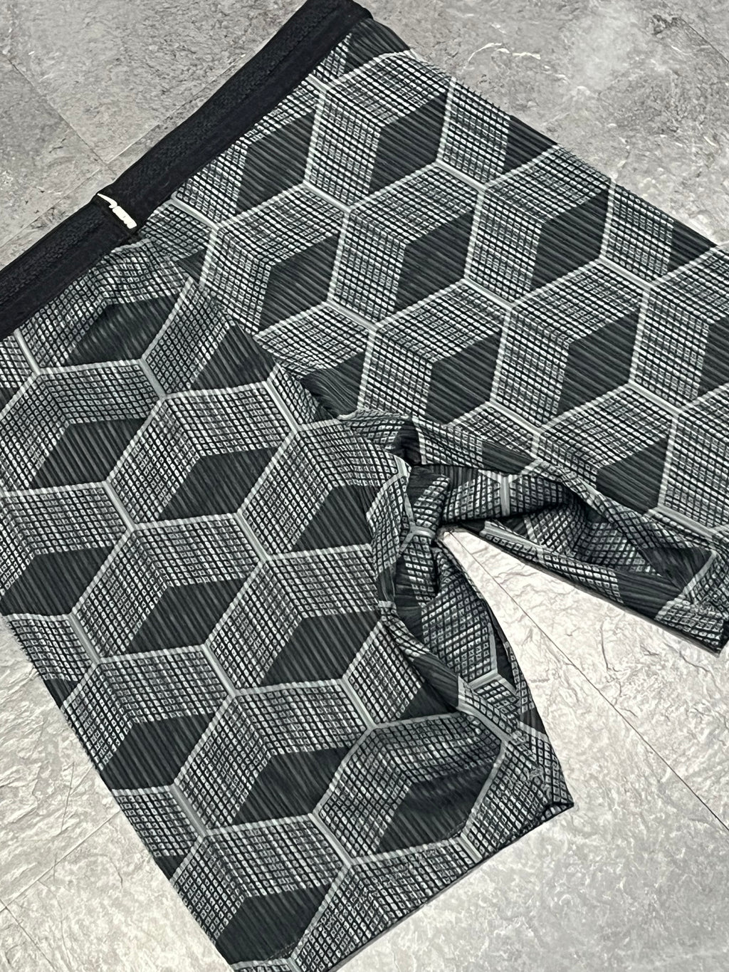 Black / Grey Nike Men’s Team Kenya Aeroswift Racing 1/2 Tights