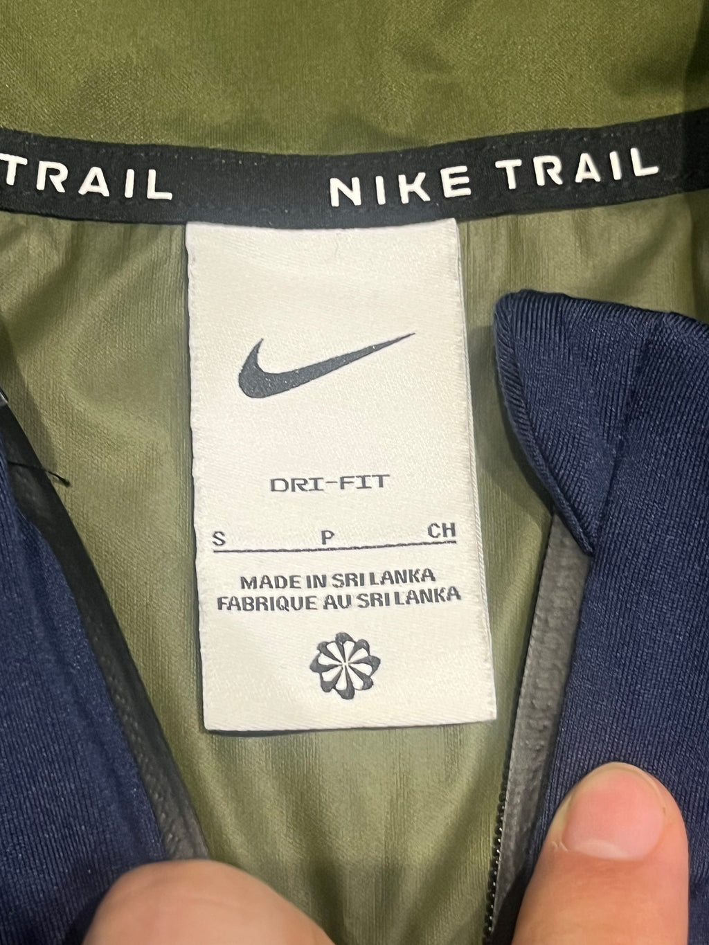 Green & Blue Nike Men’s Dri Fit Trail Element 1/2 Zip Top