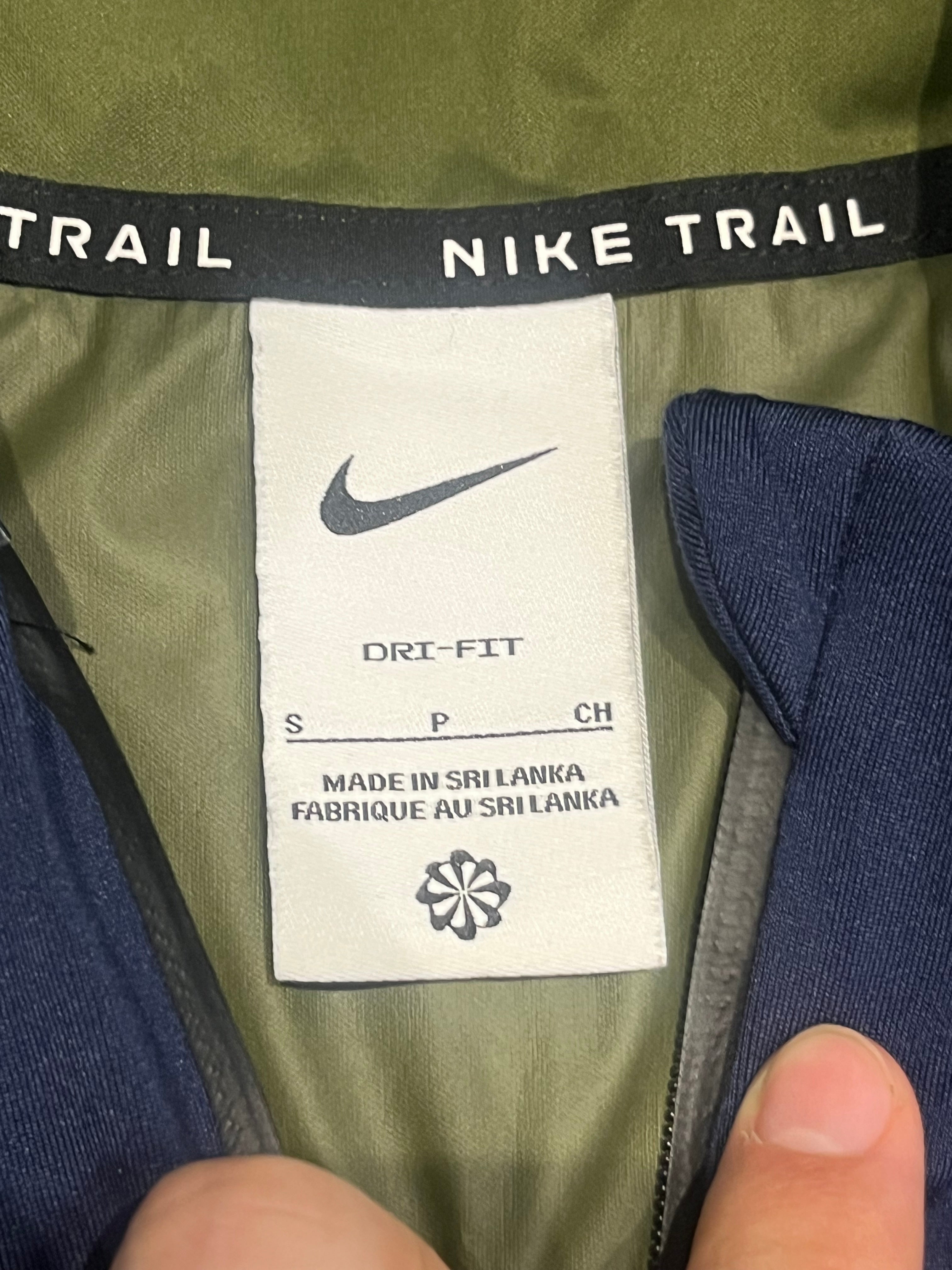 Green & Blue Nike Men’s Dri Fit Trail Element 1/2 Zip Top