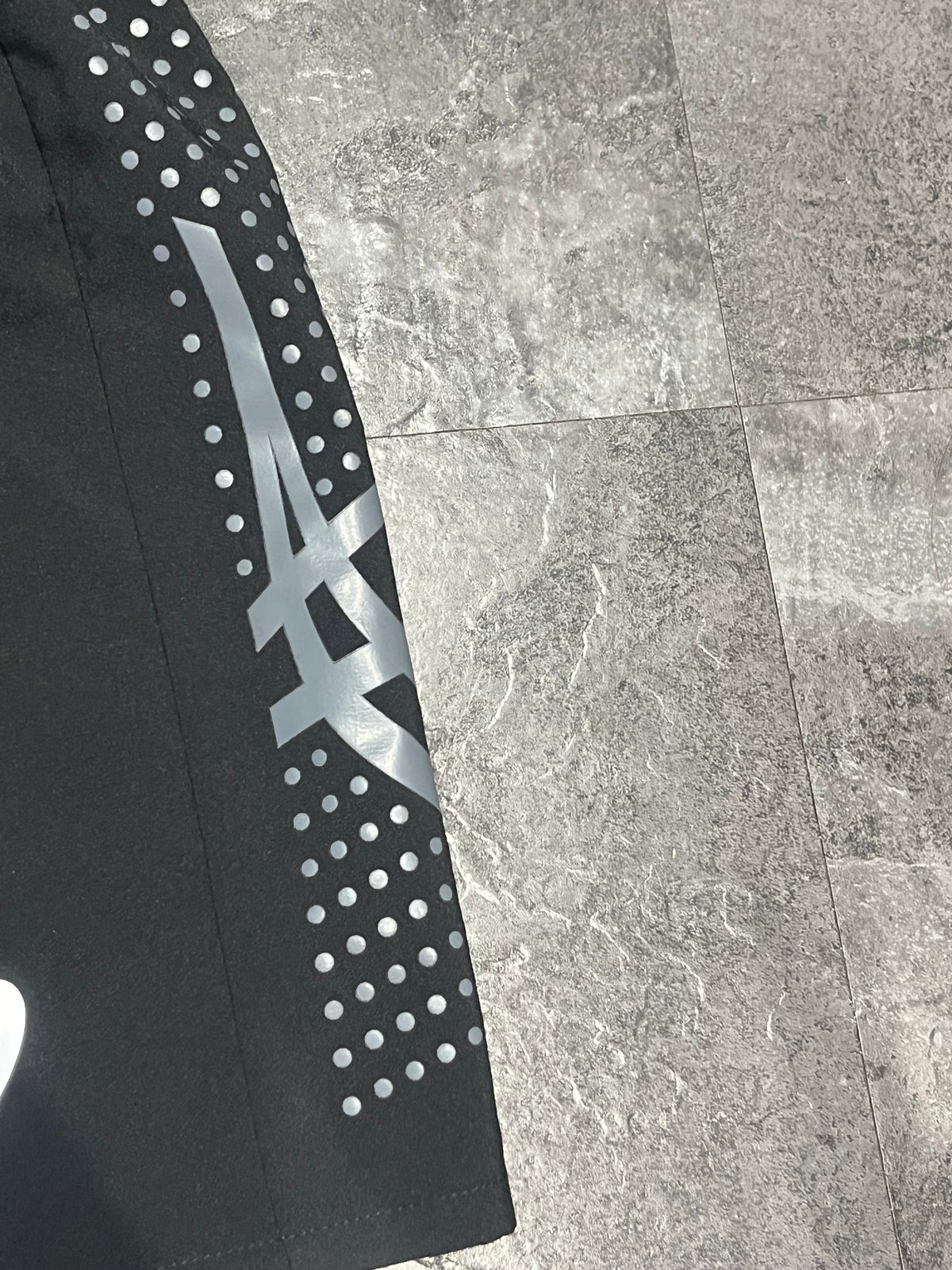 Black/Grey Asics Men’s Icon 7” Brief Lined Running Shorts