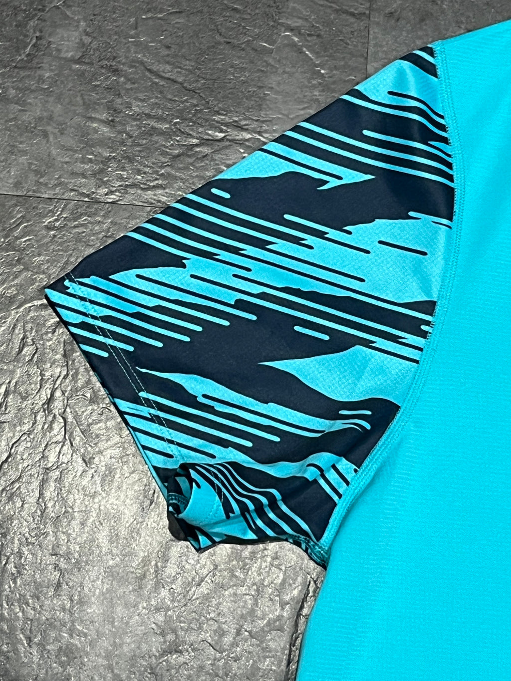 Aqua & Black Camo Asics Men’s Core Running T Shirt