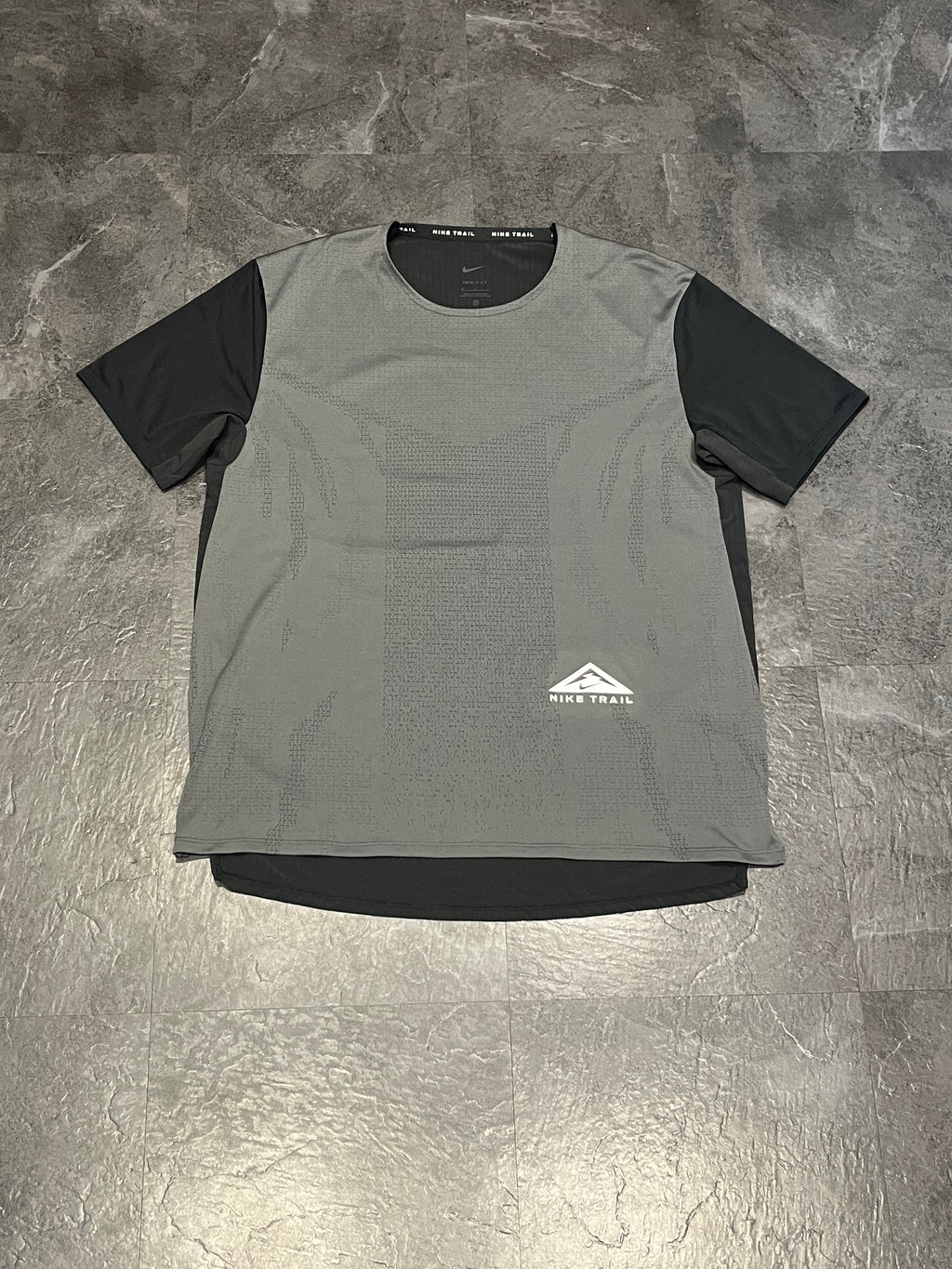 Black/Grey Nike Men’s Dri Fit Rise 365 Trail Running T Shirt