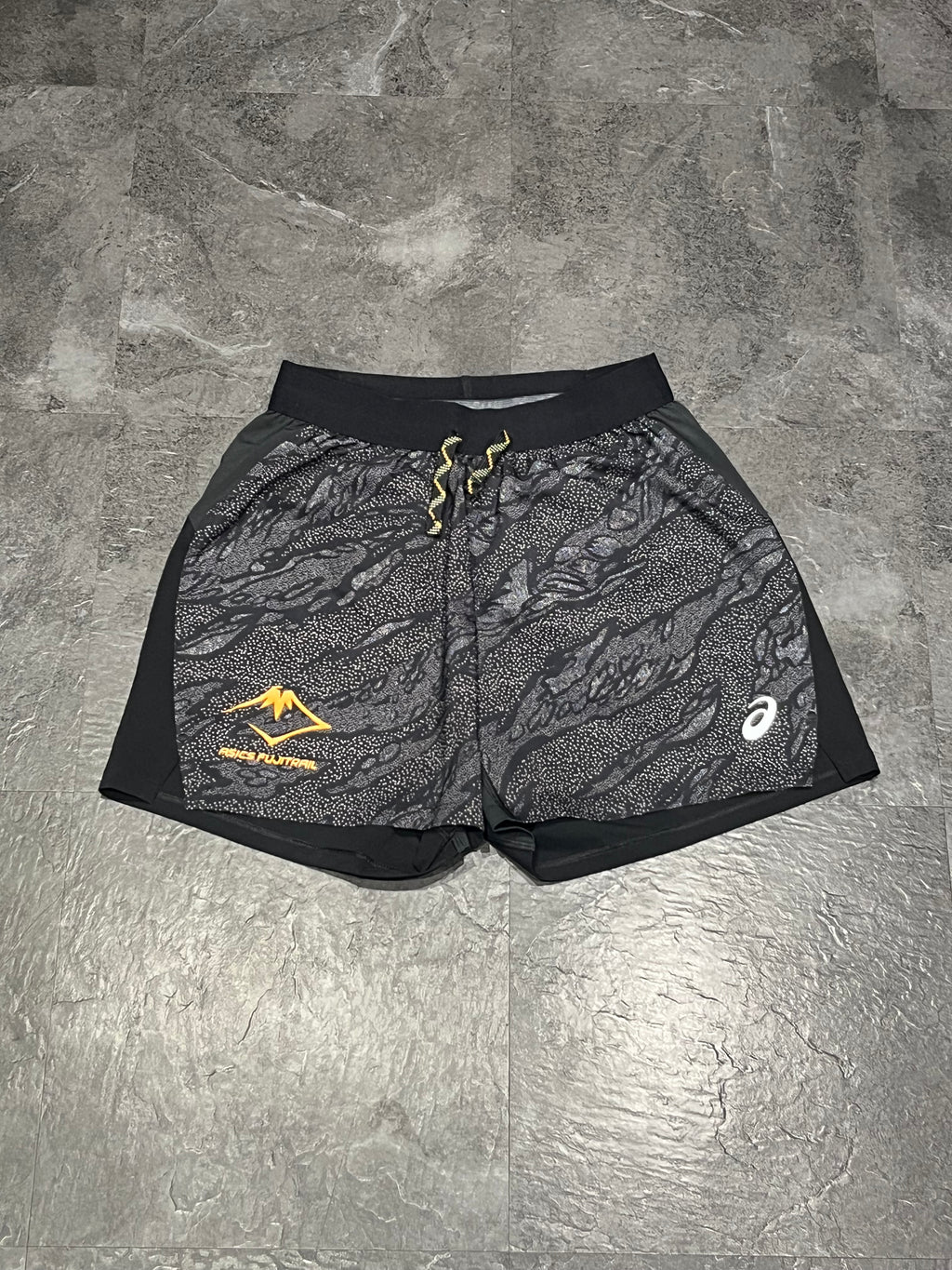 Black & White Asics Men’s Fujitrail 5” Brief Lined Running Shorts