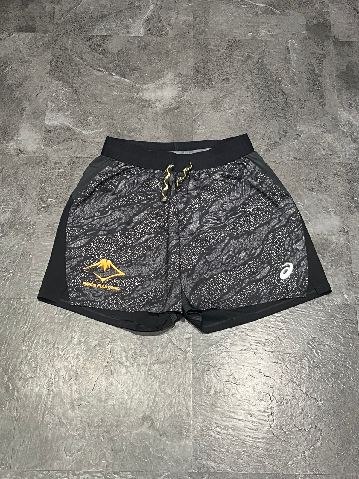 Black & White Asics Men’s Fujitrail 5” Brief Lined Running Shorts
