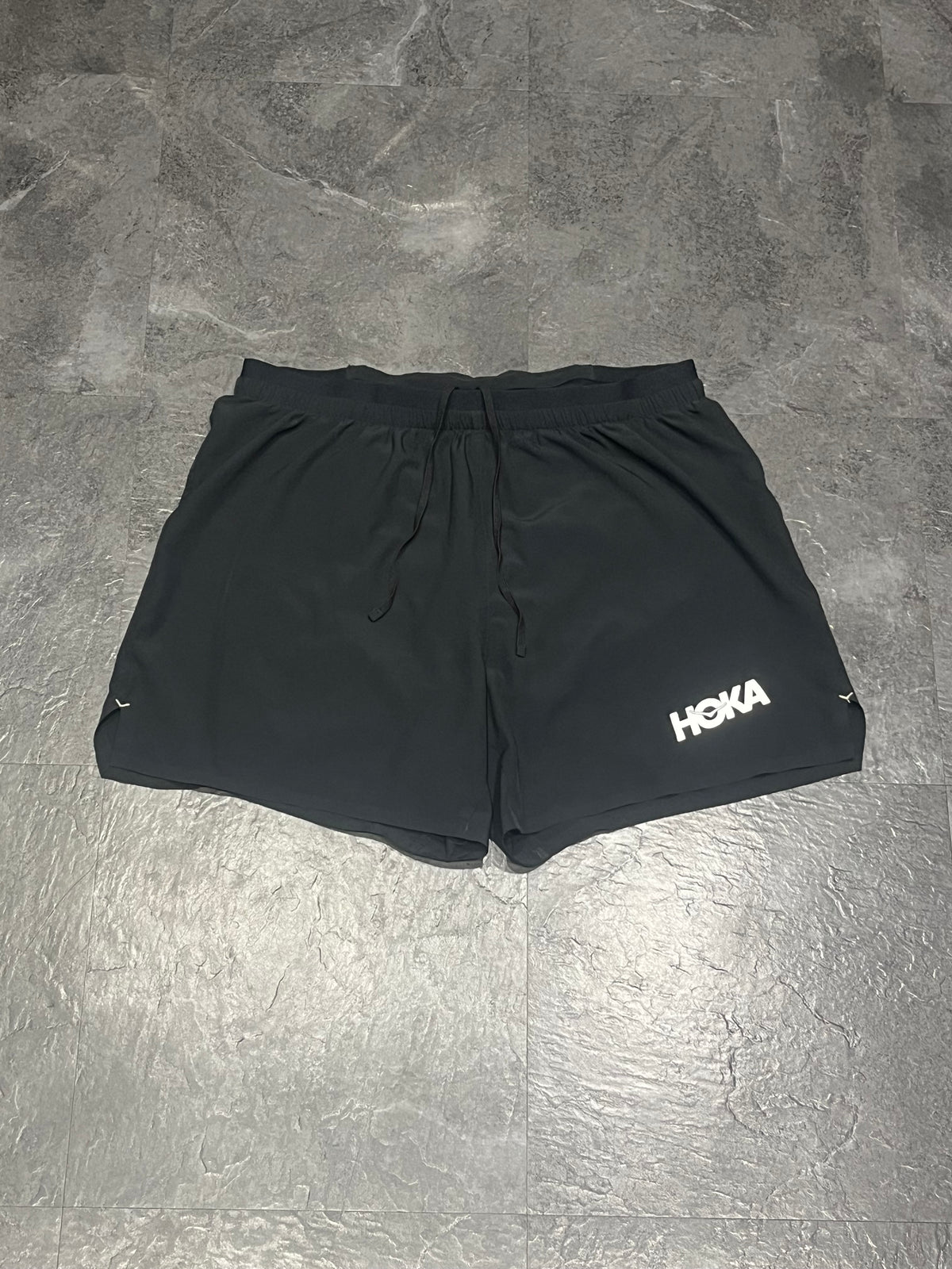 Black & White Hoka Men’s Glide 7” Running Shorts