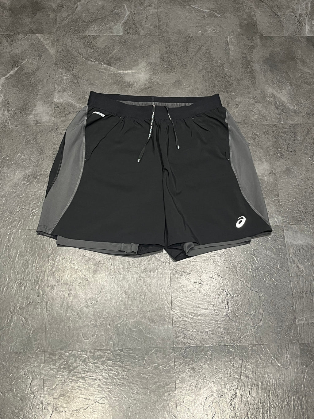 Black & Grey Asics Men’s Actibreeze 2in1 5” Running Shorts