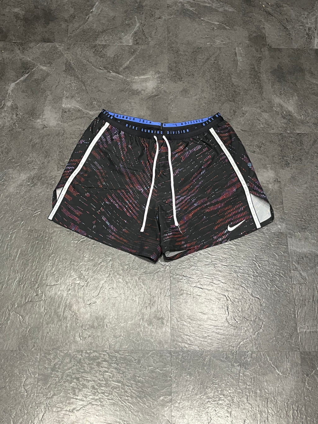 Graphic Nike Men’s Dri Fit Running Division 5” Running Shorts