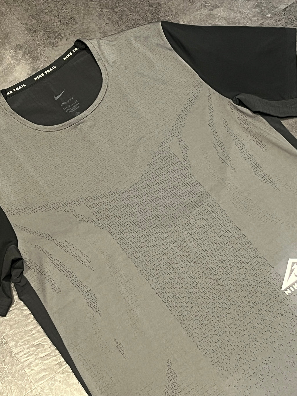 Black & Grey Nike Men’s Dri Fit Rise 365 Trail Running T Shirt