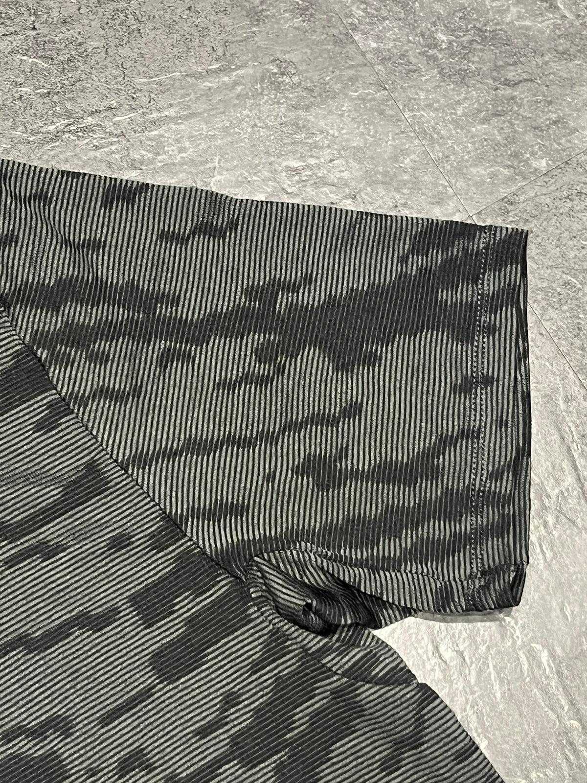 Black/Grey Camo Nike Men’s Dri Fit Rise 365 Running Division T Shirt