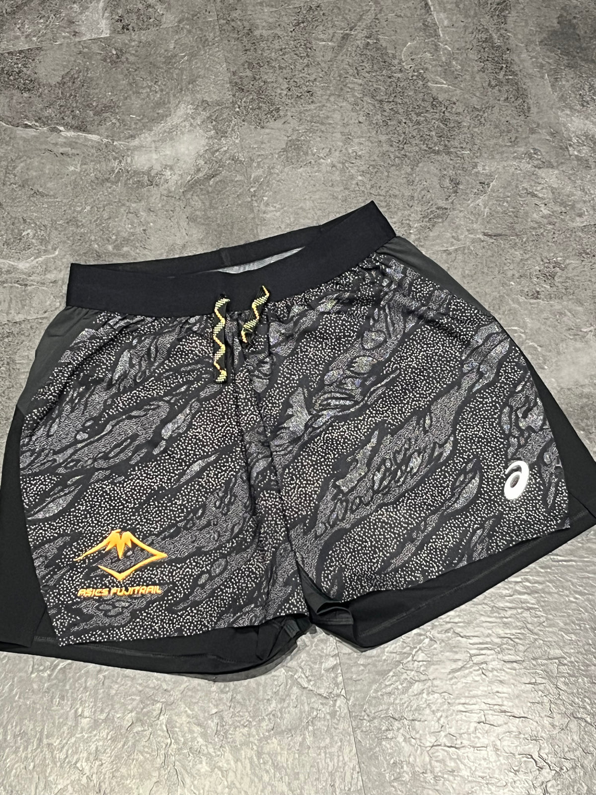 Black & White Asics Men’s Fujitrail 5” Brief Lined Running Shorts