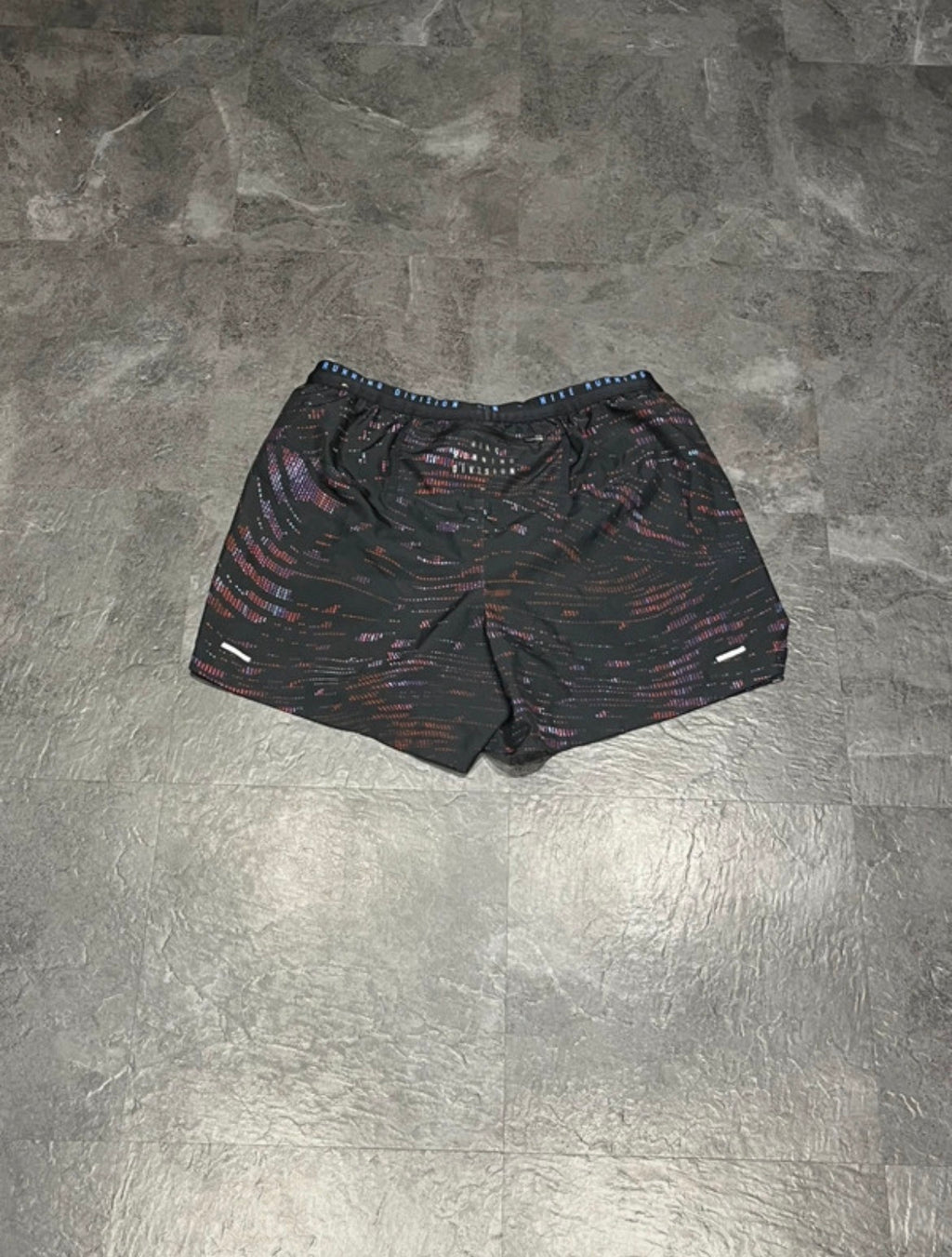 Graphic Nike Men’s Dri Fit Running Division 5” Shorts