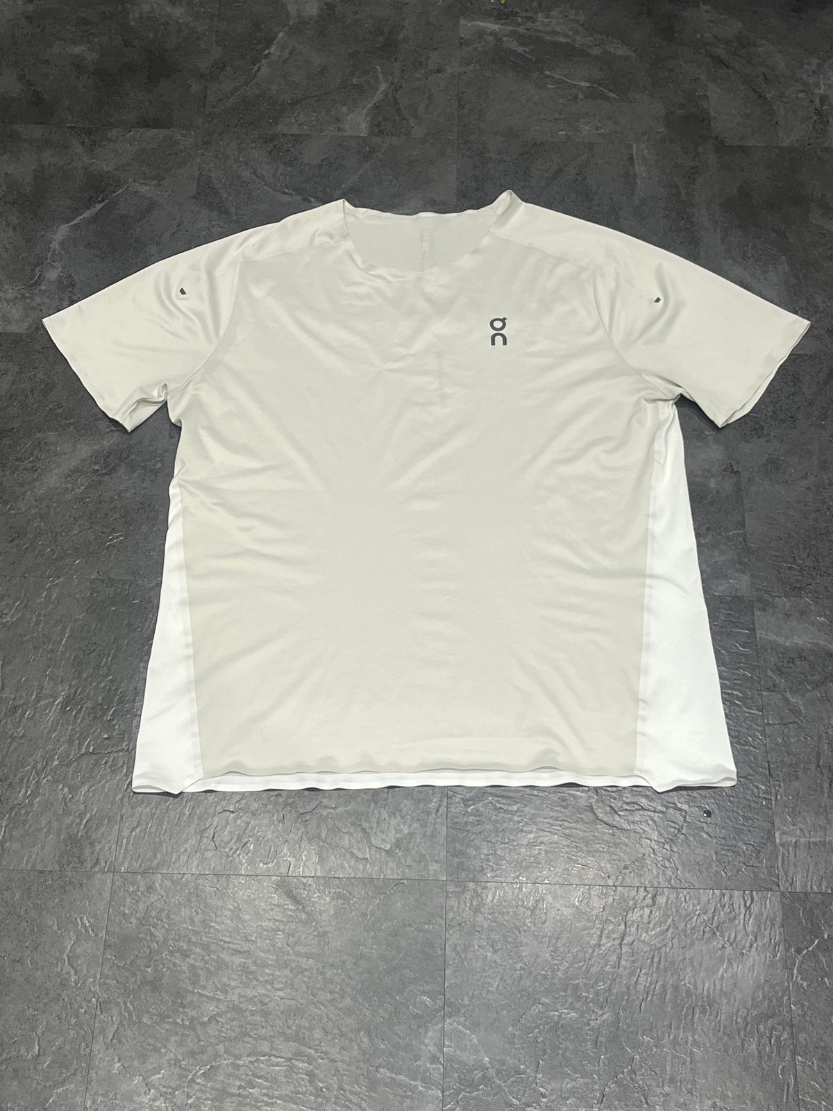 White/Beige On Running Men’s Performance T Shirt