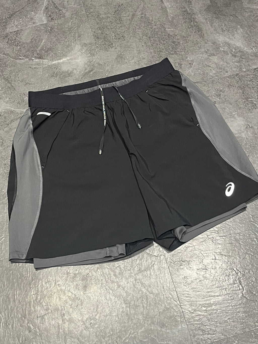 Black & Grey Asics Men’s Actibreeze 2in1 5” Running Shorts