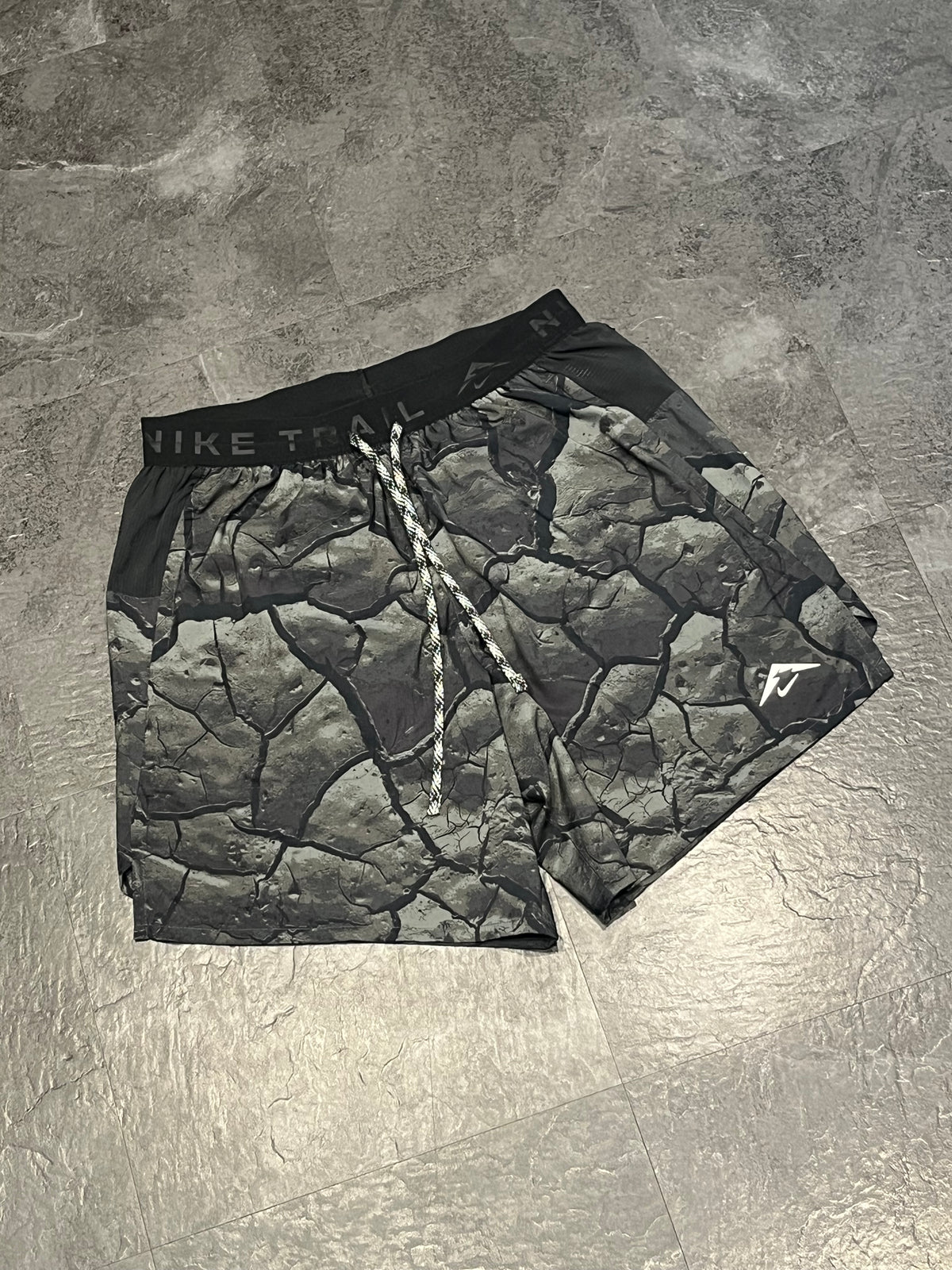 Black/Grey Nike Men’s Dri Fit Trail 7” Brief Lined Running Shorts