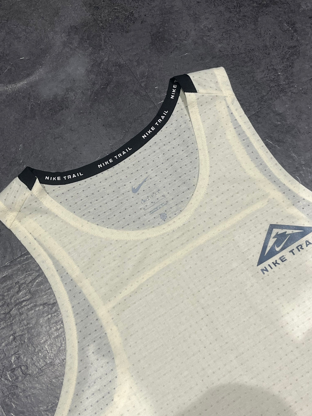 Cream / Beige Nike Men’s Dri Fit Trail Running Singlet