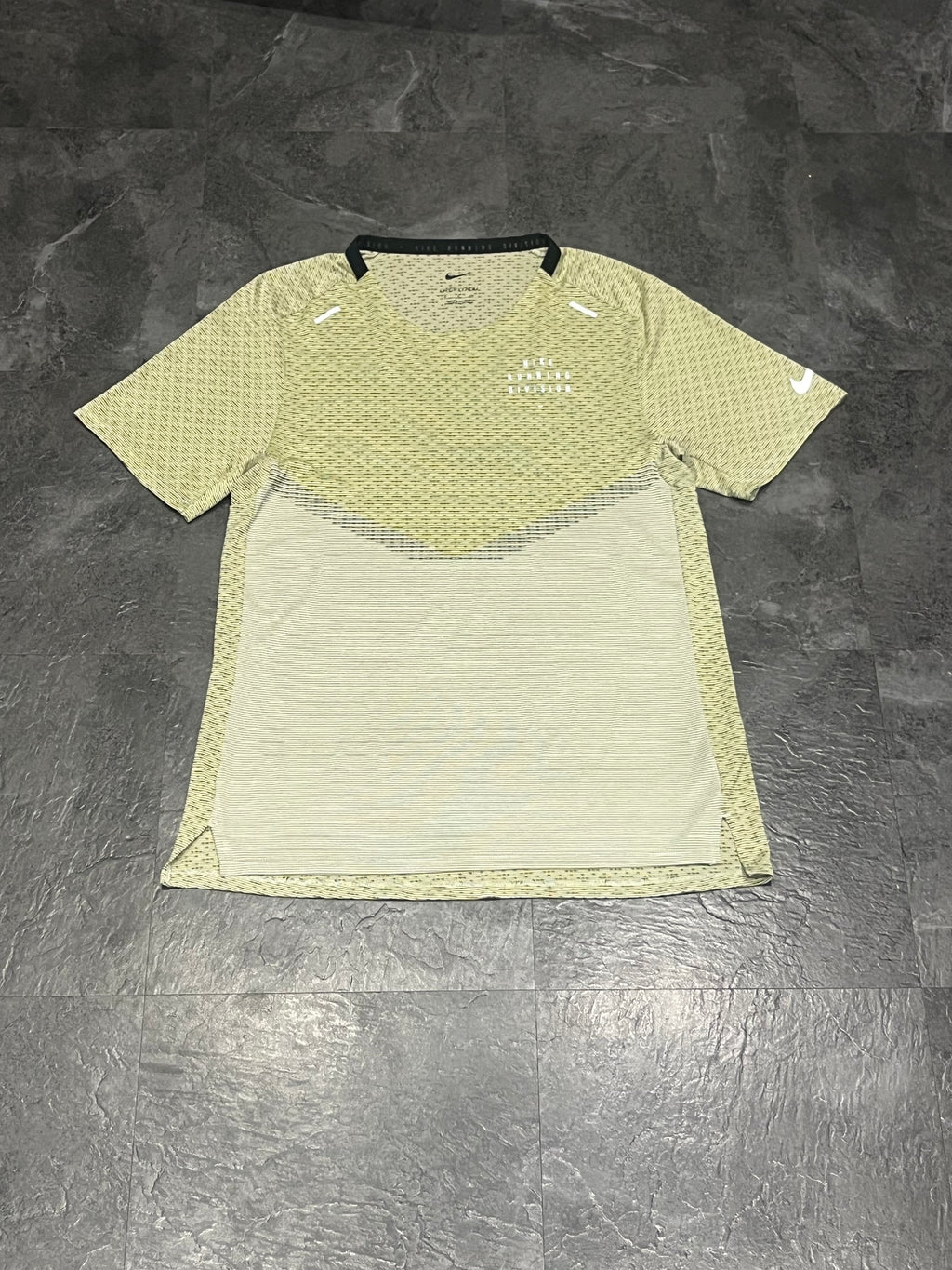 Nike Men’s Dri Fit ADV Running Division T Shirt