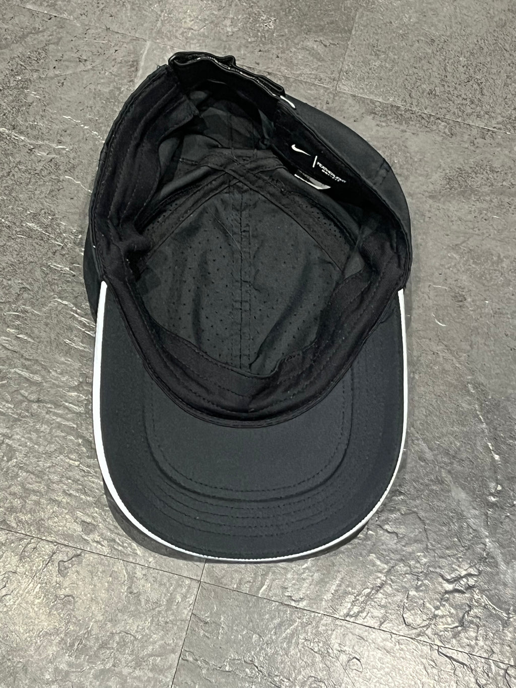 Black Nike Dri Fit Featherlight Running Cap