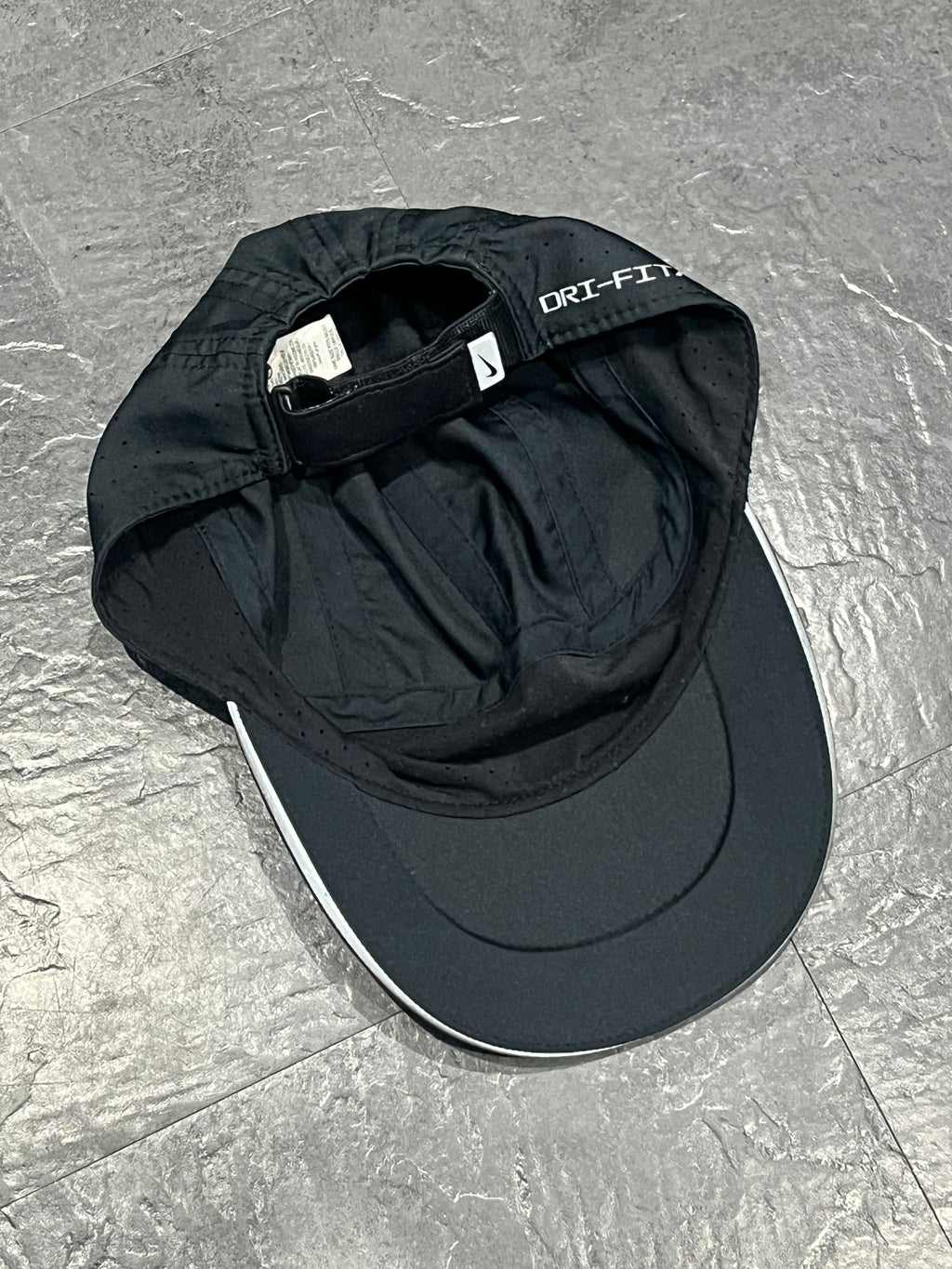 Black Nike Dri Fit ADV Tailwind Running Cap - Unisex
