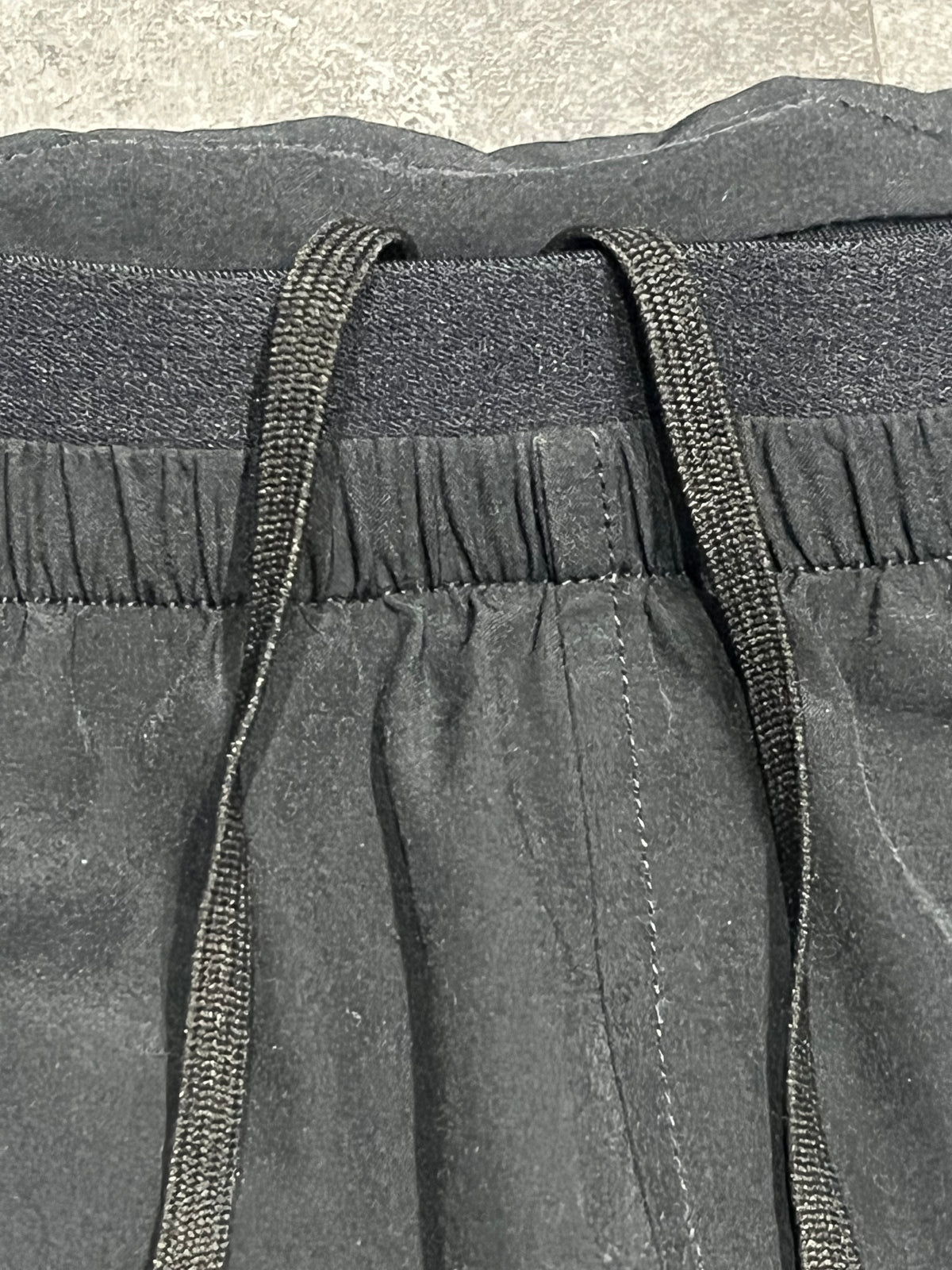 Black & White Hoka Men’s Glide 7” Running Shorts