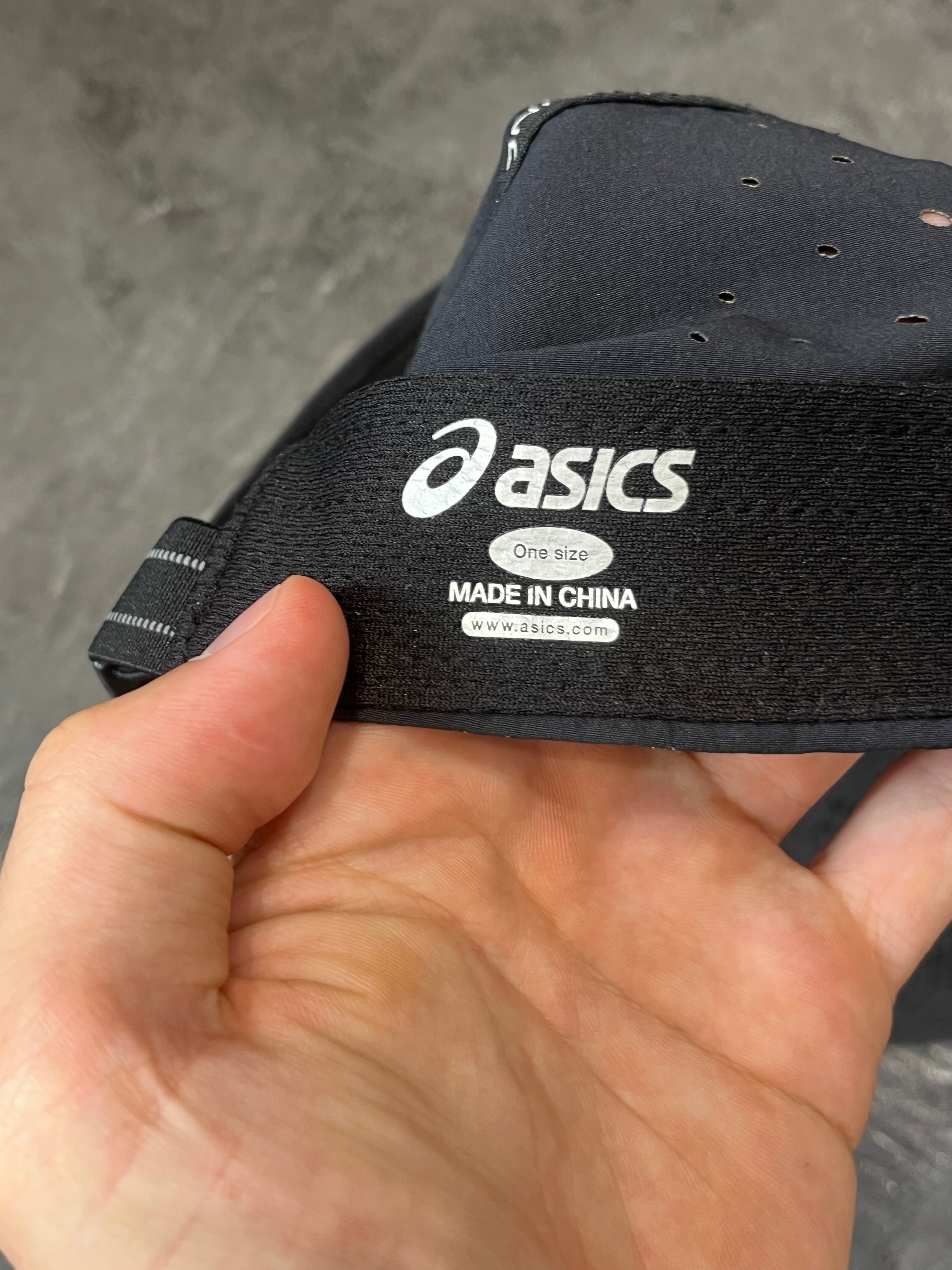 Black ASICS Ultra Lightweight Running Cap