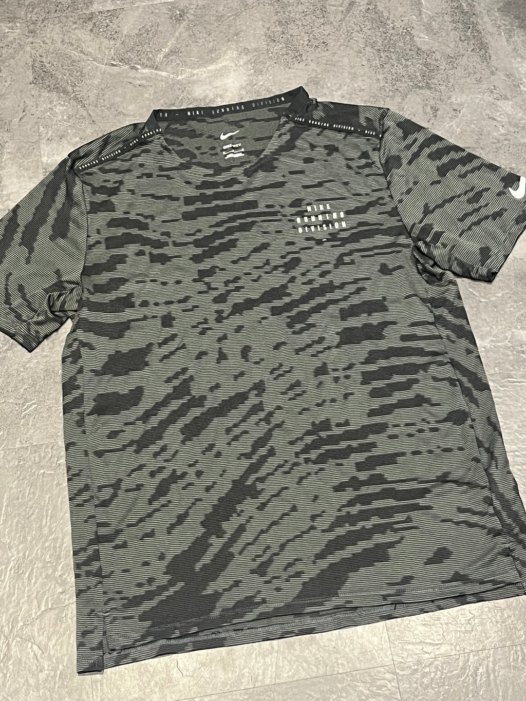 Black/Grey Camo Nike Men’s Dri Fit Rise 365 Running Division T Shirt