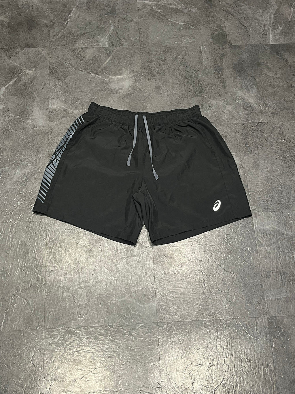 Black ASICS Men’s Icon 7” Running Shorts