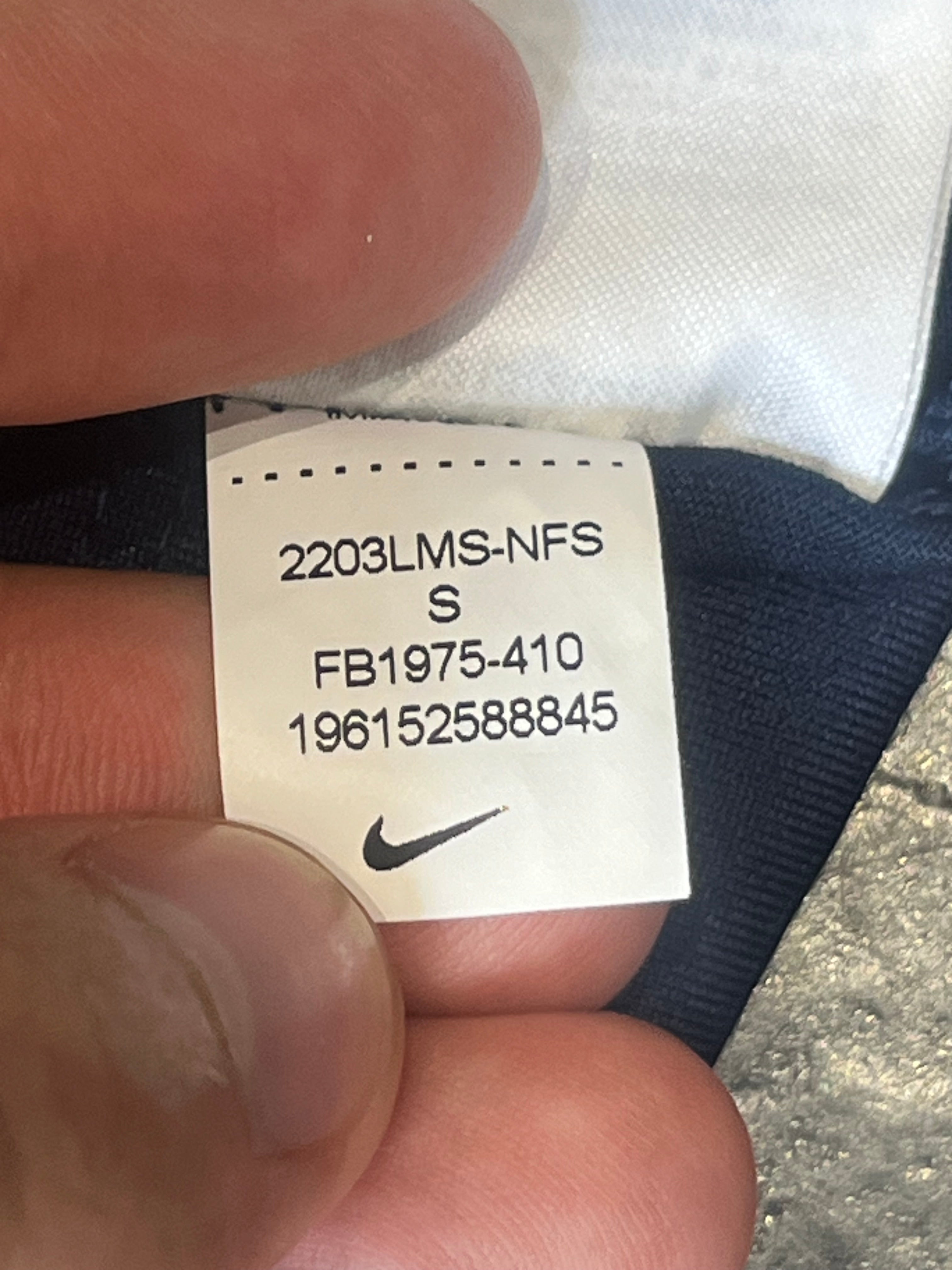 Green & Blue Nike Men’s Dri Fit Trail Element 1/2 Zip Top