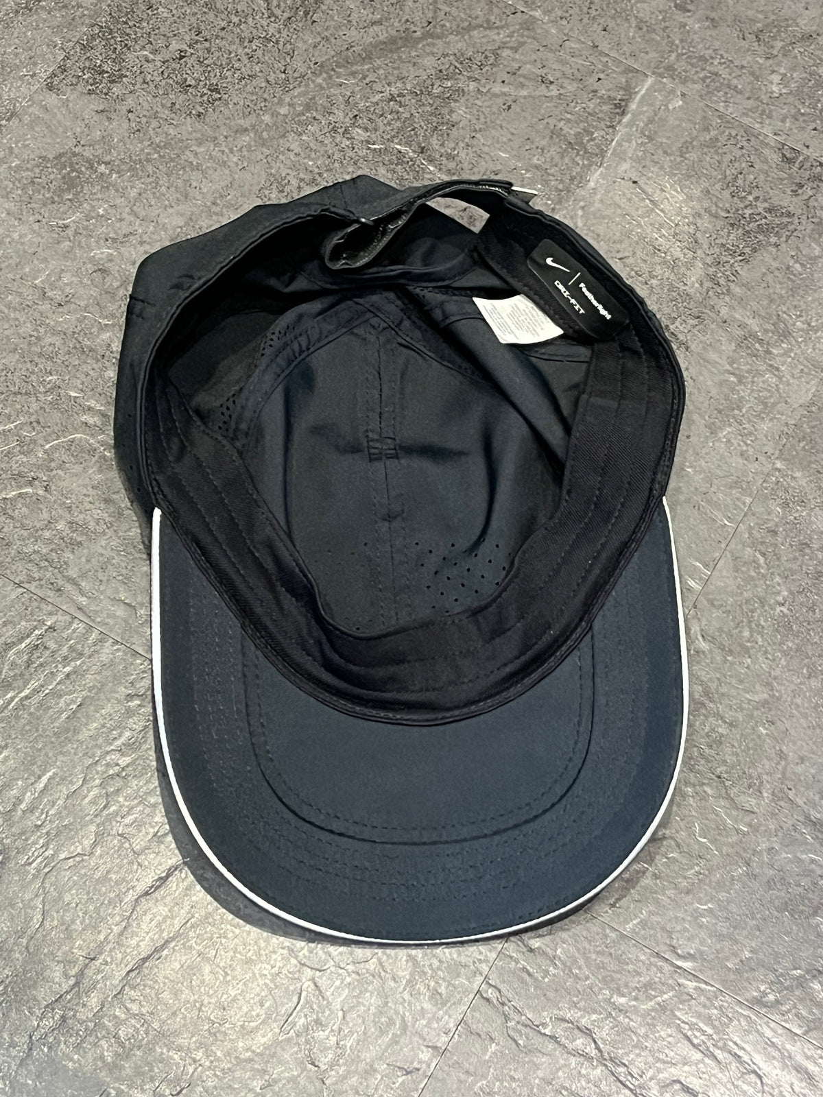 Black Nike Dri Fit Featherlight Running Cap - Unisex